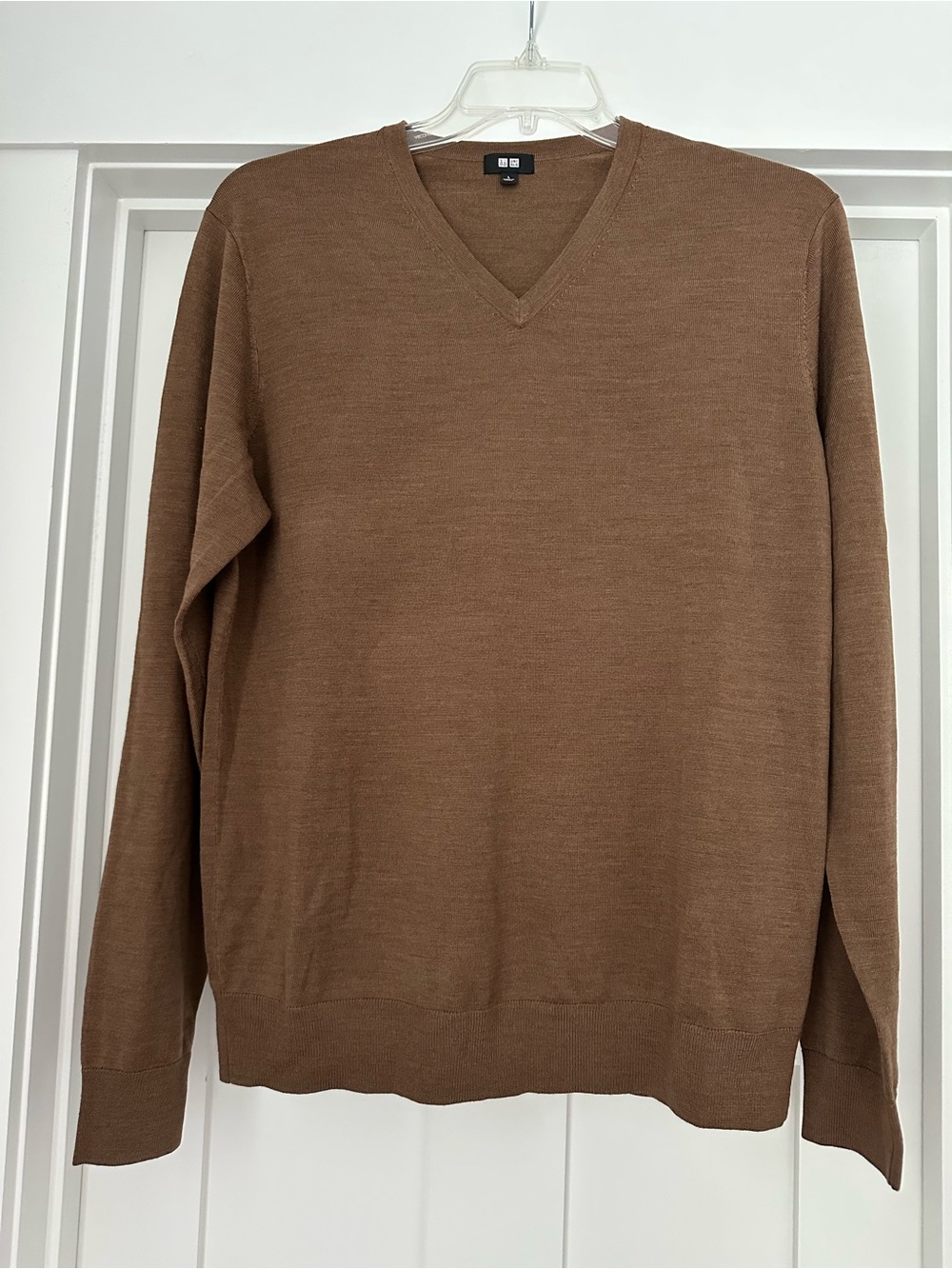 Uniqlo Men's V-Neck Sweater in Brown